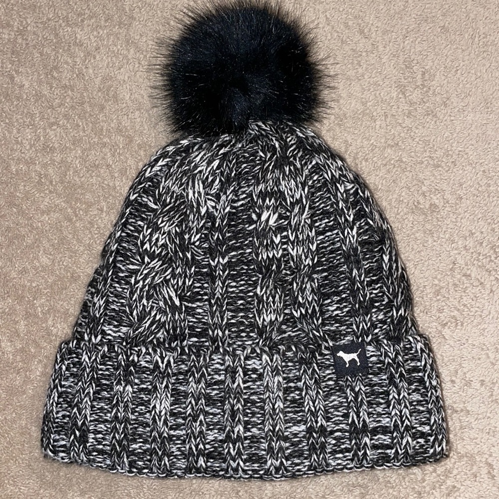 Victoria’s Secret Pink sherpa lined beanie